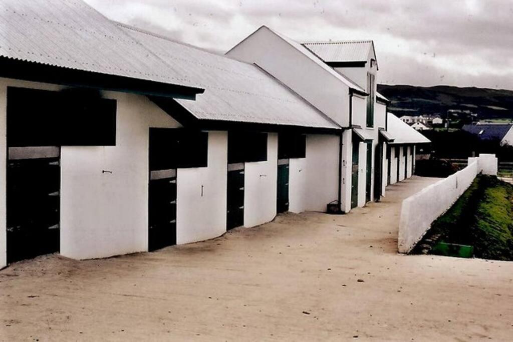 Stable View, Clara Meadows Dunfanghy Villa ดันฟานาฮี ภายนอก รูปภาพ